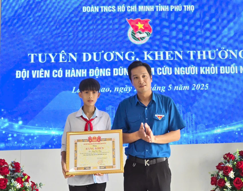 Nam sinh lớp 8 dũng cảm lao xuống sông cứu bạn đuối nước 2.jpg