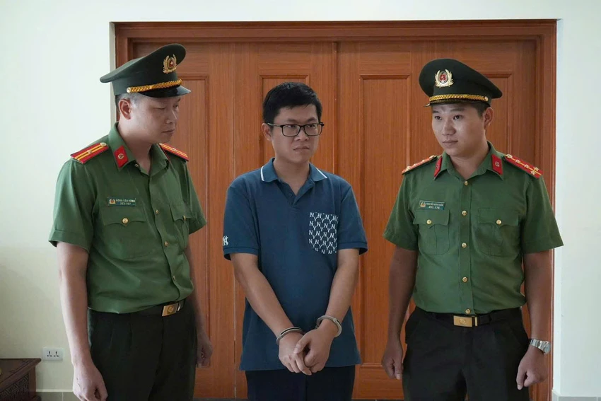Đinh Mạnh Dũng cũng tự lập và quản lý hơn 100 website, đăng tải hơn 1.000 video có nội dung đồi trụy. Ảnh: CA