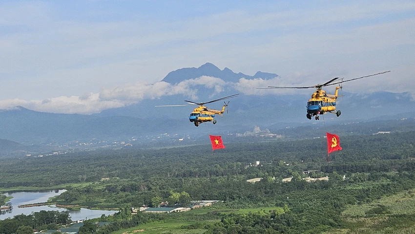 Không quân lần đầu treo cờ bay hợp luyện A80 sẵn sàng cho ngày hội lớn 2.jpg