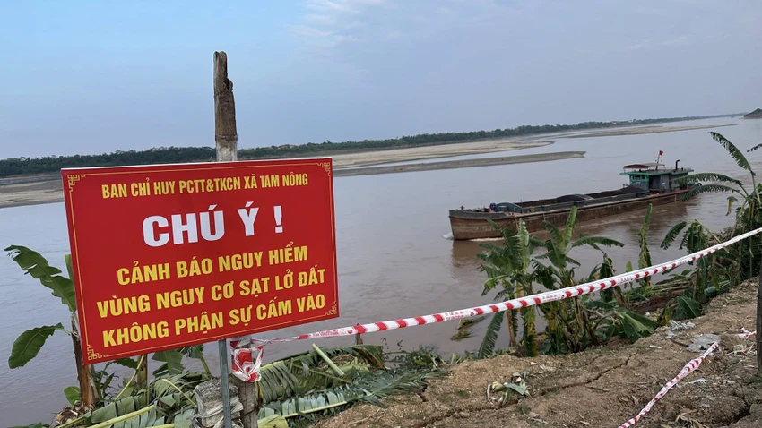 Phú Thọ công bố tình huống khẩn cấp sạt lở đê hữu sông Thao.jpg