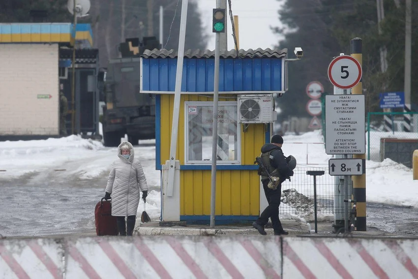 Trạm kiểm soát Senkivka gần biên giới Belarus và Nga ở Chernihiv, Ukraine ngày 16-2. Ảnh: REUTERS Trạm kiểm soát Senkivka gần biên giới Belarus và Nga ở Chernihiv, Ukraine ngày 16-2. Ảnh: REUTERS