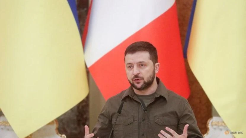 Tổng thống Ukraine Volodymyr Zelensky phát biểu trong cuộc họp báo với Thủ tướng Canada Justin Trudeau ở Kiev, ngày 8-5. Ảnh: REUTERS Tổng thống Ukraine Volodymyr Zelensky phát biểu trong cuộc họp báo với Thủ tướng Canada Justin Trudeau ở Kiev, ngày 8-5. Ảnh: REUTERS