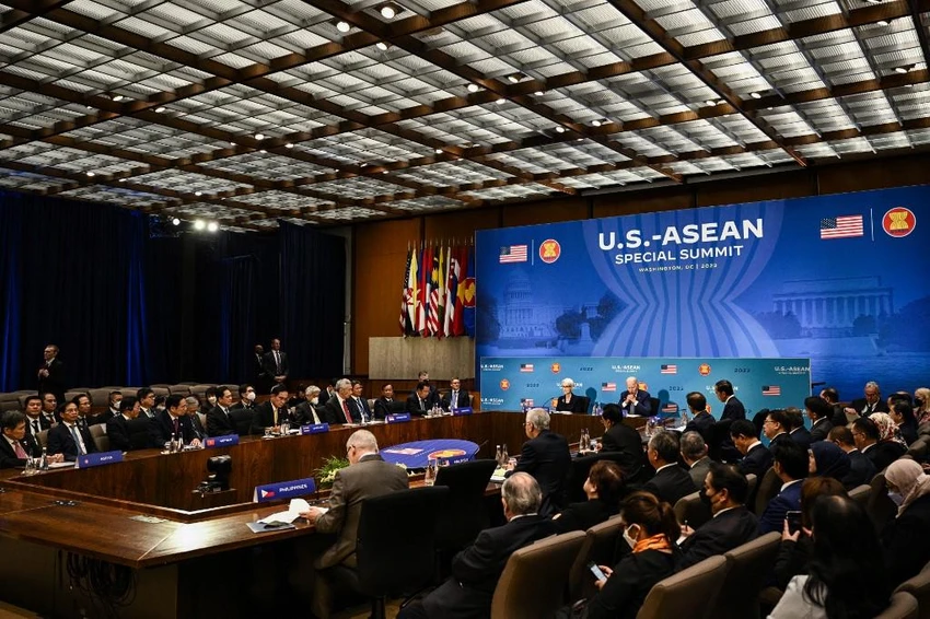 Quang cảnh Hội nghị cấp cao đặc biệt Mỹ - ASEAN với sự tham gia của Tổng thống Mỹ Joe Biden và các nhà lãnh đạo ASEAN ngày 13-5. Ảnh: REUTERS Quang cảnh Hội nghị cấp cao đặc biệt Mỹ - ASEAN với sự tham gia của Tổng thống Mỹ Joe Biden và các nhà lãnh đạo ASEAN ngày 13-5. Ảnh: REUTERS