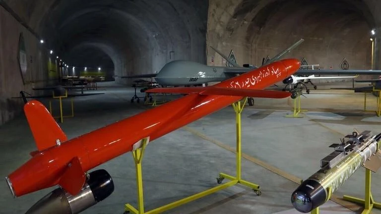 Hơn 100 chiếc UAV trinh sát và vũ trang đang được lực lượng vũ trang Iran "cất giữ" tại căn cứ dưới lòng đất này. Ảnh: TWITTER Hơn 100 chiếc UAV trinh sát và vũ trang đang được lực lượng vũ trang Iran "cất giữ" tại căn cứ dưới lòng đất này. Ảnh: TWITTER