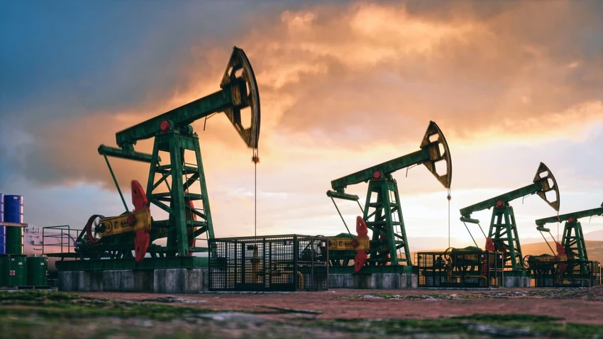 Máy bơm dầu đang hoạt động tại một mỏ dầu ở Nga. Ảnh: CNBC