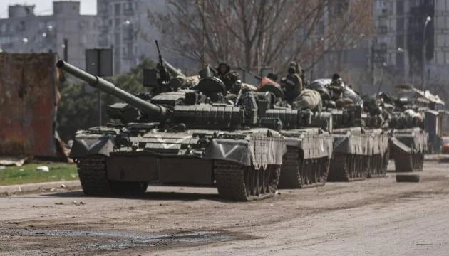Đoàn xe tăng của lực lượng quân đội Nga tại Ukraine. Ảnh: TASS Đoàn xe tăng của lực lượng quân đội Nga tại Ukraine. Ảnh: TASS
