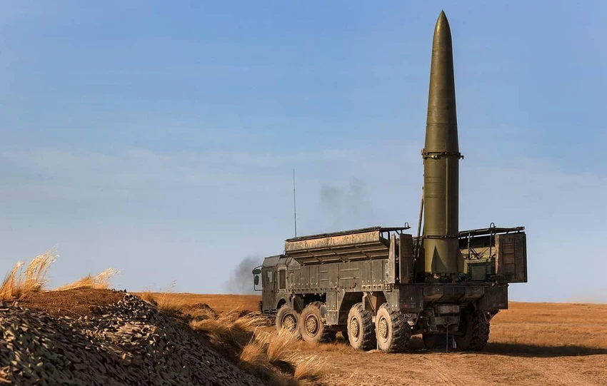 Tên lửa đạn đạo tầm ngắn (SRBM) Iskander của Nga. Ảnh: TASS Tên lửa đạn đạo tầm ngắn (SRBM) Iskander của Nga. Ảnh: TASS