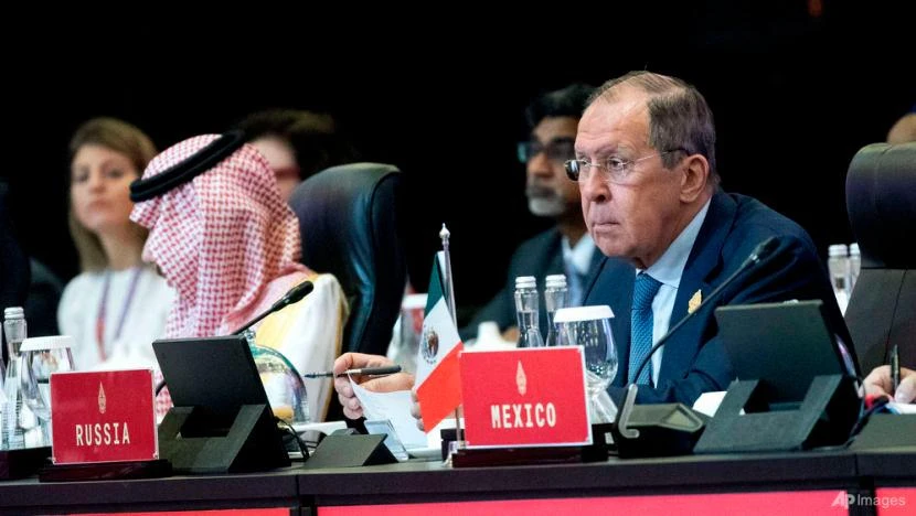 Ngoại trưởng Nga - ông Sergey Lavrov tham dự hội nghị bộ trưởng ngoại giao G20 ở Bali (Indonesia) ngày 8-7. Ảnh: AP Ngoại trưởng Nga - ông Sergey Lavrov tham dự hội nghị bộ trưởng ngoại giao G20 ở Bali (Indonesia) ngày 8-7. Ảnh: AP