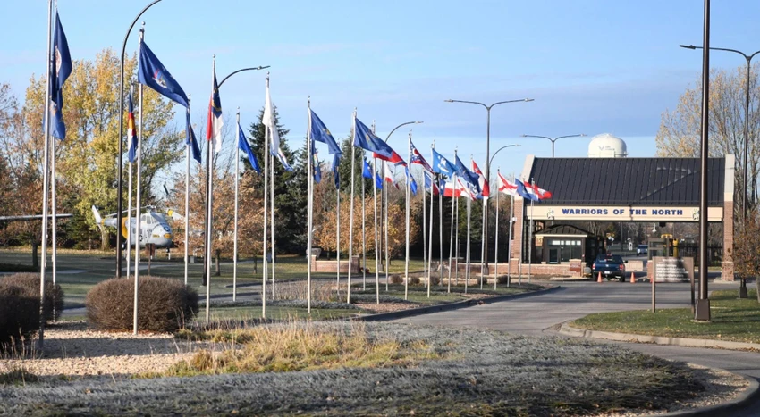 Bên ngoài Căn cứ Không quân Grand Forks ở bang North Dakota. Ảnh: SCMP Bên ngoài Căn cứ Không quân Grand Forks ở bang North Dakota. Ảnh: SCMP