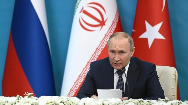 Tổng thống Nga Vladimir Putin phát biểu trong cuộc họp báo chung sau hội nghị thượng đỉnh ba bên với Tổng thống Iran và Thổ Nhĩ Kỳ tại Tehran, ngày 19-7. Ảnh: SPUTNIK Tổng thống Nga Vladimir Putin phát biểu trong cuộc họp báo chung sau hội nghị thượng đỉnh ba bên với Tổng thống Iran và Thổ Nhĩ Kỳ tại Tehran, ngày 19-7. Ảnh: SPUTNIK