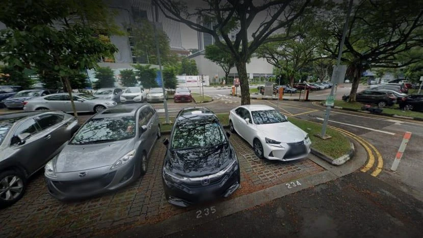 Hình ảnh chụp lại bãi đậu xe số 10 tại Đại học Quốc gia Singapore (NUS). Ảnh: CNA Hình ảnh chụp lại bãi đậu xe số 10 tại Đại học Quốc gia Singapore (NUS). Ảnh: CNA