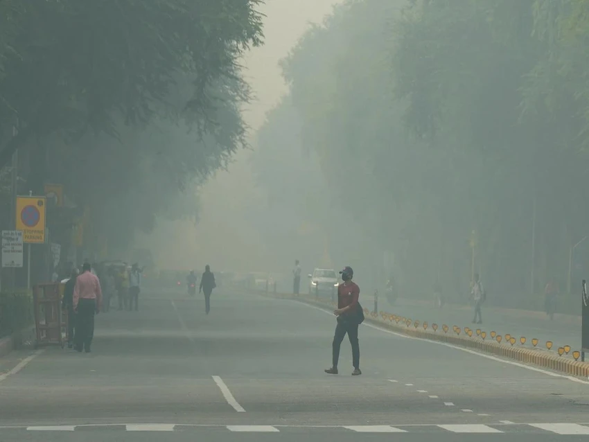 Thủ đô New Delhi chìm trong khói bụi vì ô nhiễm không khí. Ảnh: ABP NEWS Thủ đô New Delhi chìm trong khói bụi vì ô nhiễm không khí. Ảnh: ABP NEWS