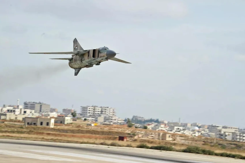 Một chiếc máy bay chiến đấu MIG-23 của không quân Syria hạ cánh xuống căn cứ không quân Hama gần TP Hama, tỉnh Hama, Syria. Ảnh: SPUTNIK Một chiếc máy bay chiến đấu MIG-23 của không quân Syria hạ cánh xuống căn cứ không quân Hama gần TP Hama, tỉnh Hama, Syria. Ảnh: SPUTNIK