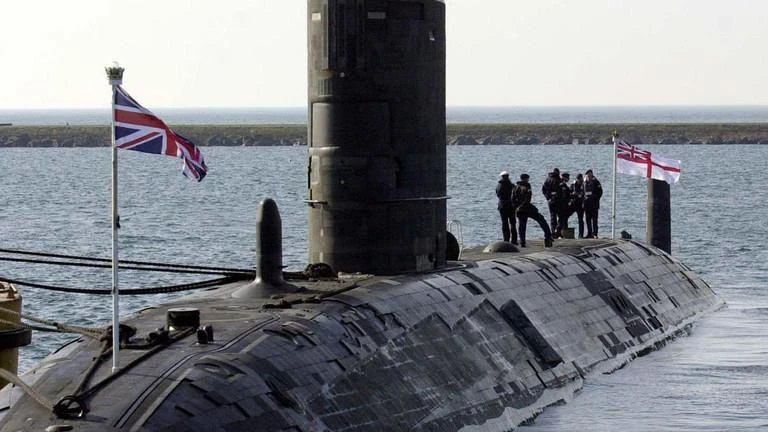 Tàu ngầm hạt nhân mang tên lửa đạn đạo HMS Victorious của Hải quân Anh. Ảnh: RT