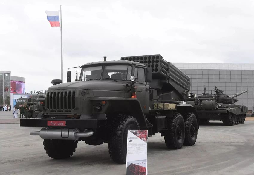 Hệ thống pháo phản lực bắn loạt Tornado-G trong cuộc diễu hành tại thủ đô Moscow. Ảnh: SPUTNIK Hệ thống pháo phản lực bắn loạt Tornado-G trong cuộc diễu hành tại thủ đô Moscow. Ảnh: SPUTNIK