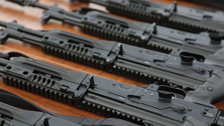 Súng trường tự động Kalashnikov AK-12 của quân đội Nga. Ảnh: SPUTNIK Súng trường tự động Kalashnikov AK-12 của quân đội Nga. Ảnh: SPUTNIK