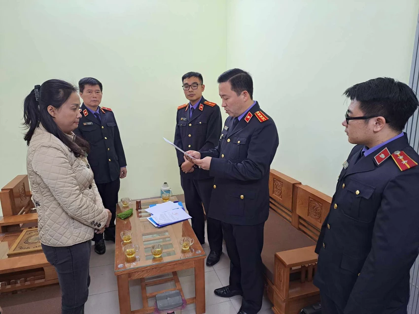 chấp hành viên
