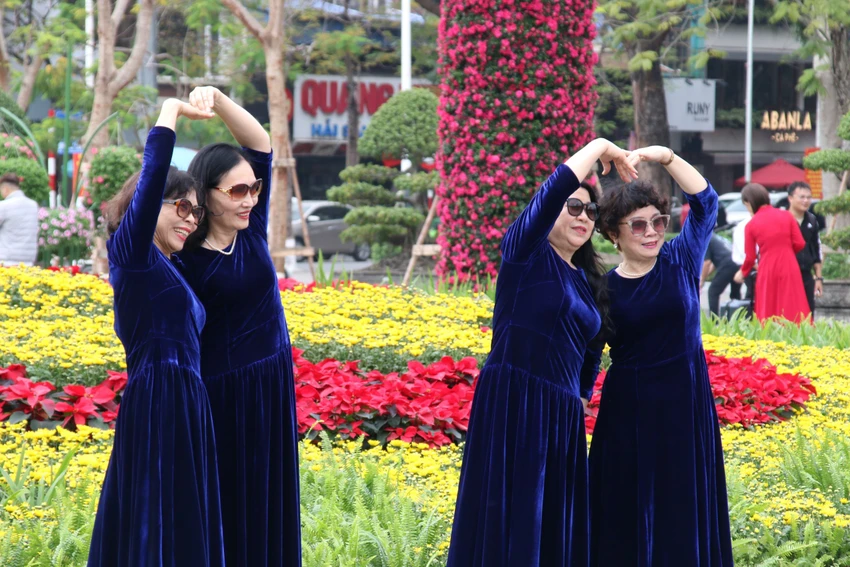 hai-phong-don-hon-125-nghin-khach-du-lich-trong-dip-tet-1.jpg