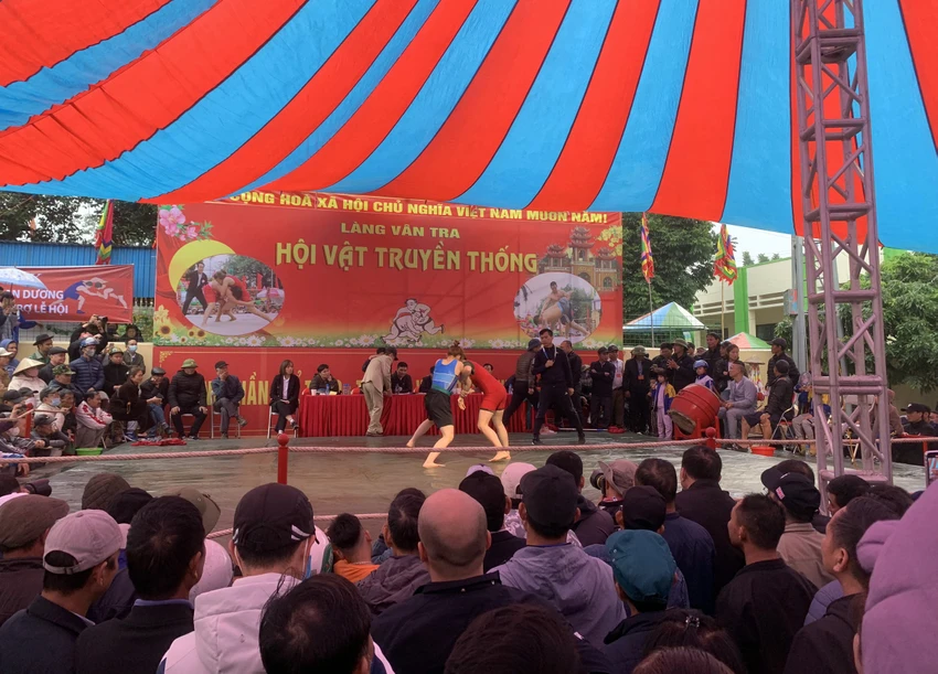 ve-van-tra-xem-nu-do-vat-thach-dau-nam-2.jpg
