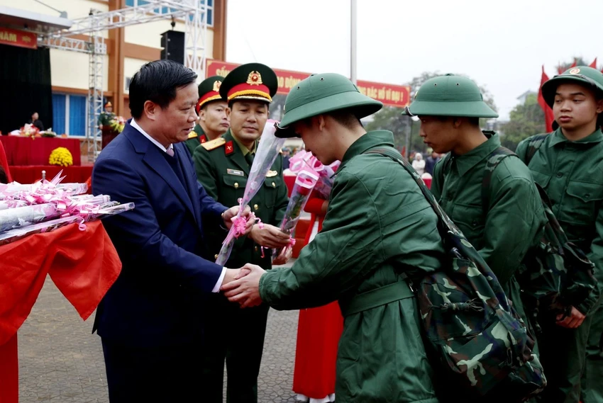 thanh-nien-cac-dia-phuong-phan-khoi-len-duong-nhap-ngu-7.jpeg