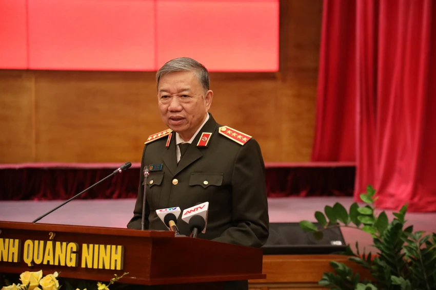 Bộ trưởng Tô Lâm phát biểu tại buổi làm việc công an tỉnh quảng ninh