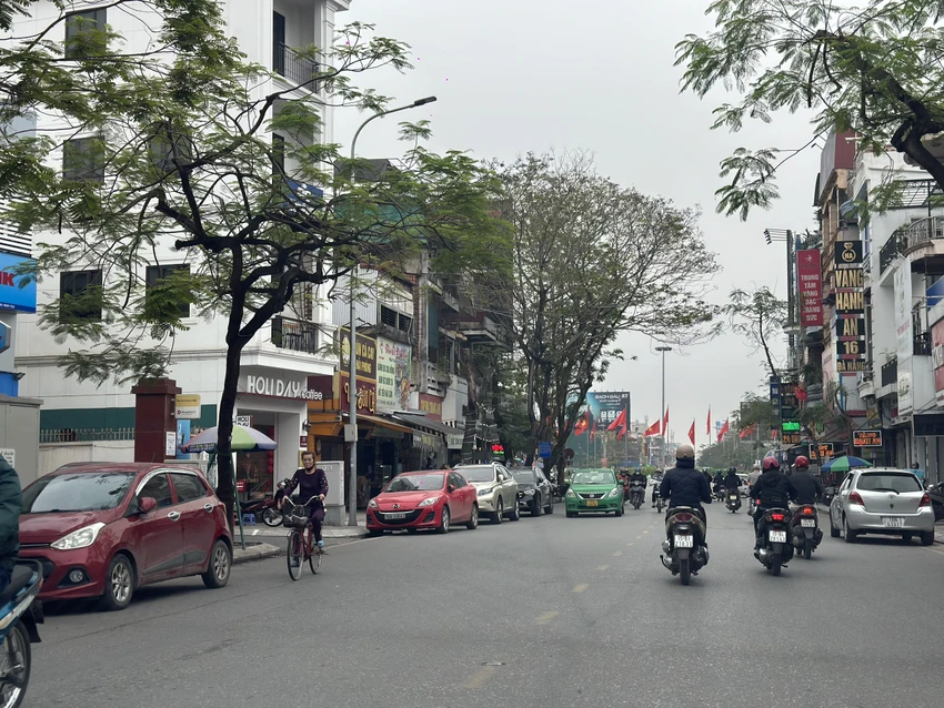 o-to-chiem-dung-long-duong-ve-he-de-do-xe-hai-phong-keu-goi-nha-dau-tu-xay-dung-bai-do-xe-1.jpg