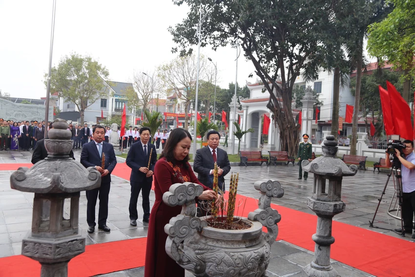 hai-duong-to-chuc-trong-the-ky-niem-120-nam-ngay-sinh-co-pho-chu-tich-nuoc-nguyen-luong-bang--2.jpg