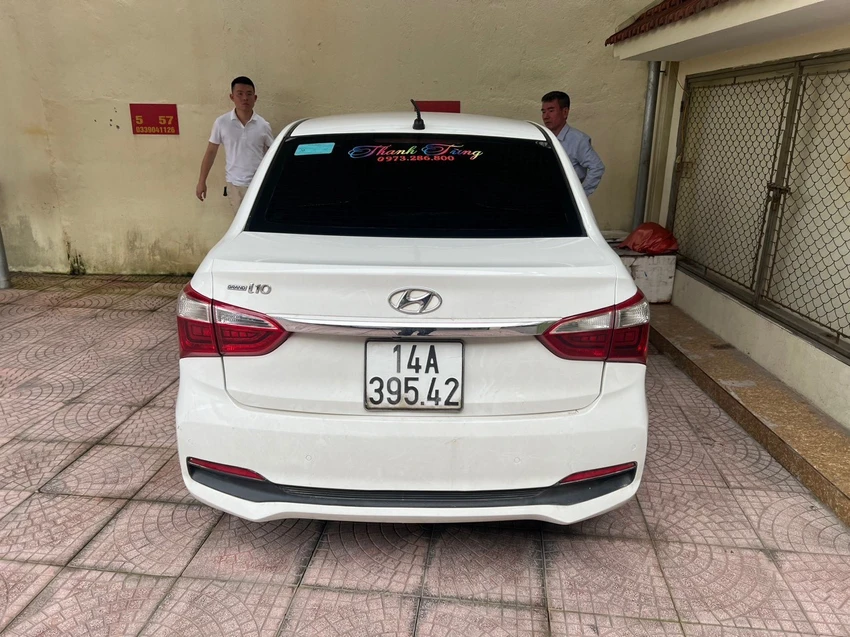 Cơ quan công an tạm giữ xe gây tai nạn. Ảnh: CAQN