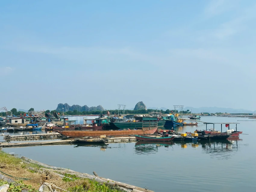 quang-ninh-cam-bien-tu-11-gio-ngay-mai-de-ung-pho-voi-bao-so-3-.jpg