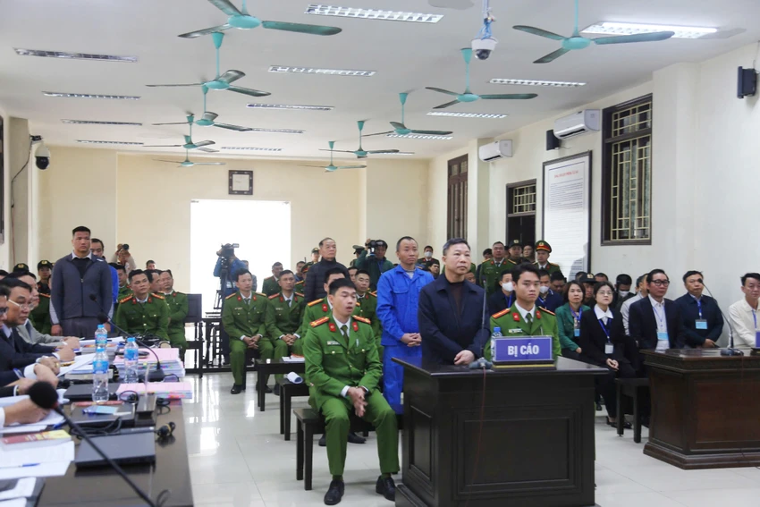 ong-luu-binh-nhuong-xin-huong-khoan-hong-con-luat-su-de-nghi-tra-tu-do-cho-ong-le-thanh-van-tai-toa-1.jpg