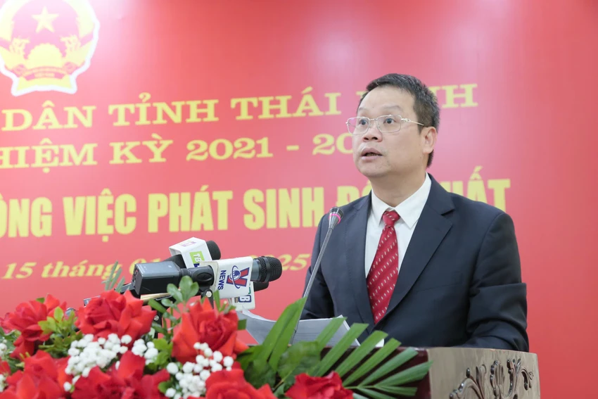 Tân Chủ tịch UBND tỉnh Thái Bình Nguyễn Mạnh Hùng phát biểu nhận nhiệm vụ. Ảnh: HL