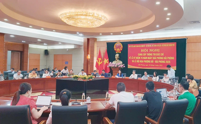 Hội nghị cung cấp thông tin báo chí về Lễ kỷ niệm 70 năm ngày giải phóng Hải Phòng và Lễ hội Hoa phượng đỏ - Hải Phòng 2025. Ảnh: NS