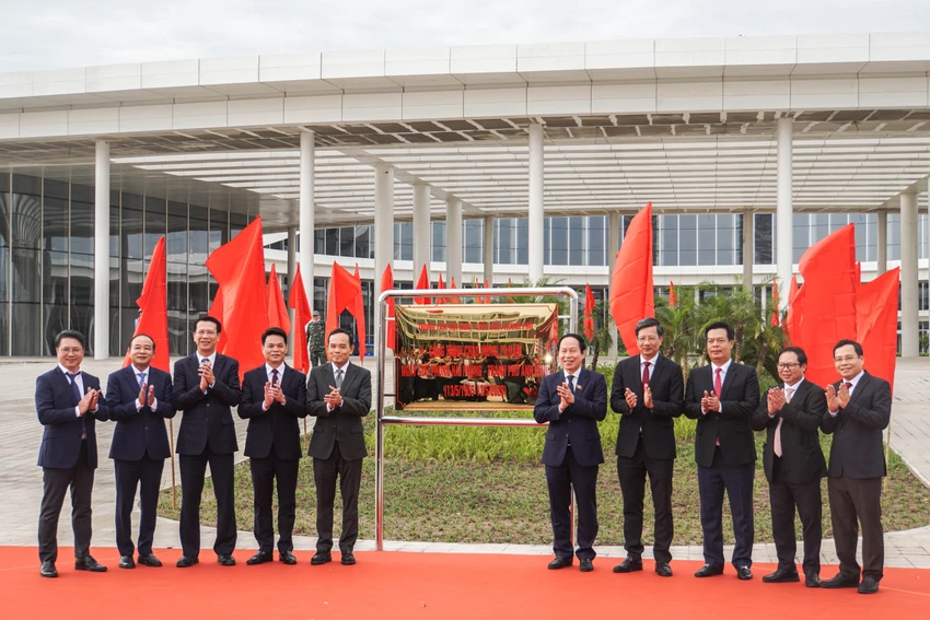 hai-phong-gan-bien-2-cong-trinh-the-ky-3.JPG