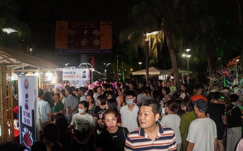 kham-pha-am-thuc-hai-phong-qua-lien-hoan-am-thuc-mon-ngon-hai-phong-5.JPG