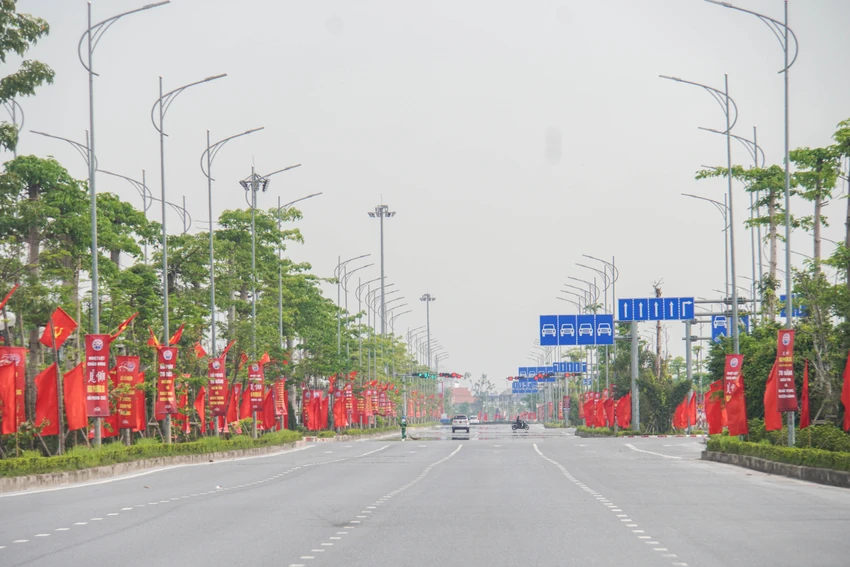 ten-co-tong-bi-thu-do-muoi-duoc-dat-cho-mot-trong-nhung-con-duong-rong-nhat-hai-phong-1.JPG