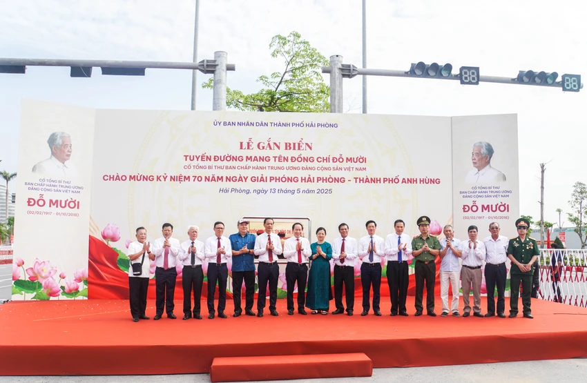 ten-co-tong-bi-thu-do-muoi-duoc-dat-cho-mot-trong-nhung-con-duong-rong-nhat-hai-phong-2.JPG