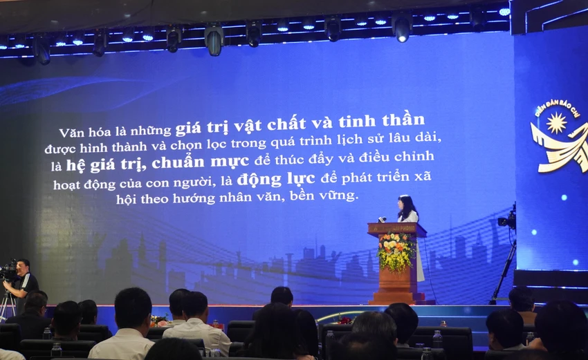khang-dinh-vai-tro-cua-bao-chi-trong-viec-thuc-day-phat-trien-cac-nganh-cong-nghiep-van-hoa-6.JPG