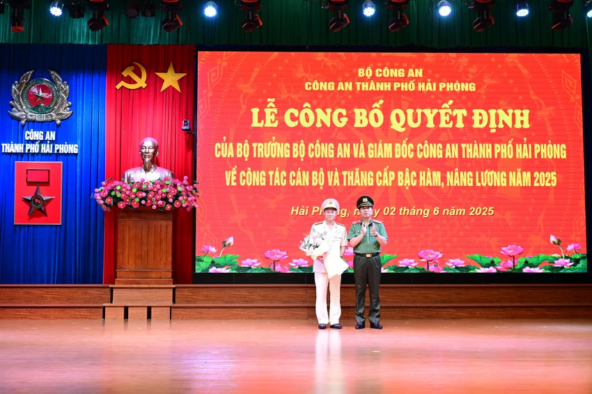 hai-pho-giam-doc-cong-an-tp-hai-phong-cung-nghi-huu-2.jpeg