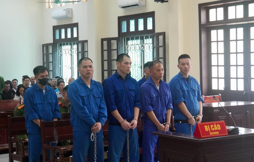 giang-ho-dat-cang-bui-duc-binh-lanh-an-sau-khi-no-sung-tai-ben-xe-1.JPG