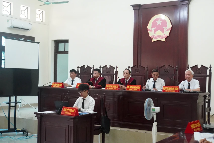 giang-ho-dat-cang-bui-duc-binh-lanh-an-sau-khi-no-sung-tai-ben-xe-3.JPG