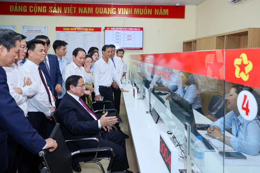 thu-tuong-pham-minh-chinh-khong-duoc-hach-sach-khong-de-nguoi-dan-so-hay-ngai-khi-den-co-quan-cong-quyen-1.jpg
