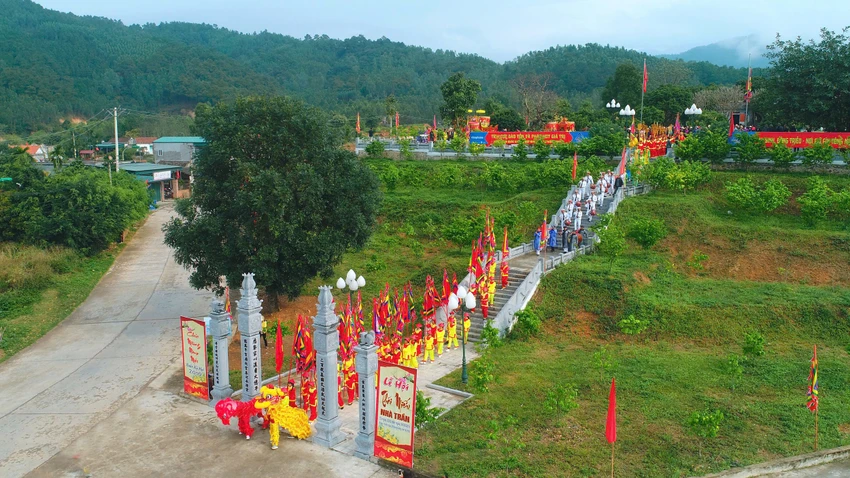 quan-the-di-tich-va-danh-thang-yen-tu-vinh-nghiem-con-son-kiep-bac-chinh-thuc-duoc-cong-nhan-la-di-san-the-gioi-3.jpg