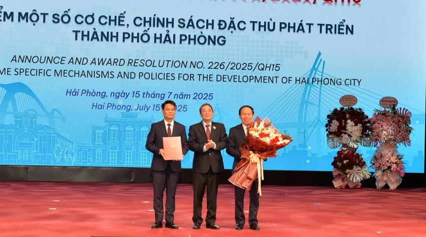 chu-tich-nuoc-luong-cuong-keu-goi-nha-dau-tu-cung-kien-tao-tai-hai-phong-trung-tam-moi-cua-chuoi-cung-ung-khu-vuc-2.JPG