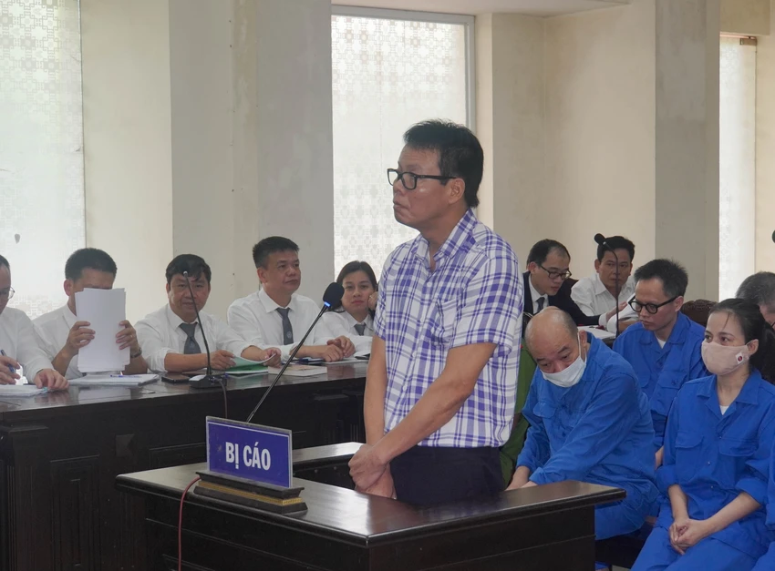 Cựu Tổng biên tập tạp chí Môi trường và Đô thị Việt Nam Đồng Xuân Thụ tại phiên tòa. Ảnh: NS