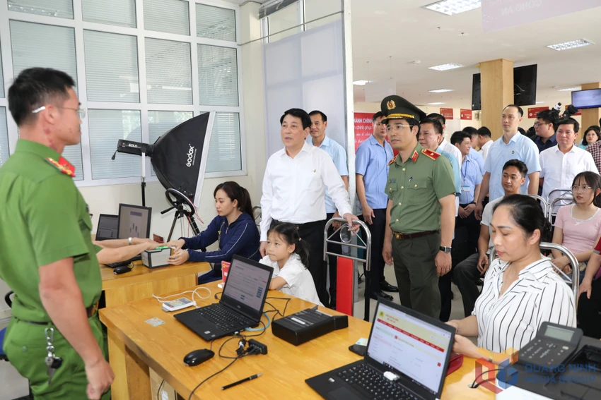 chu-tich-nuoc-du-sinh-hoat-chi-bo-thon-o-quang-ninh-4.jpg