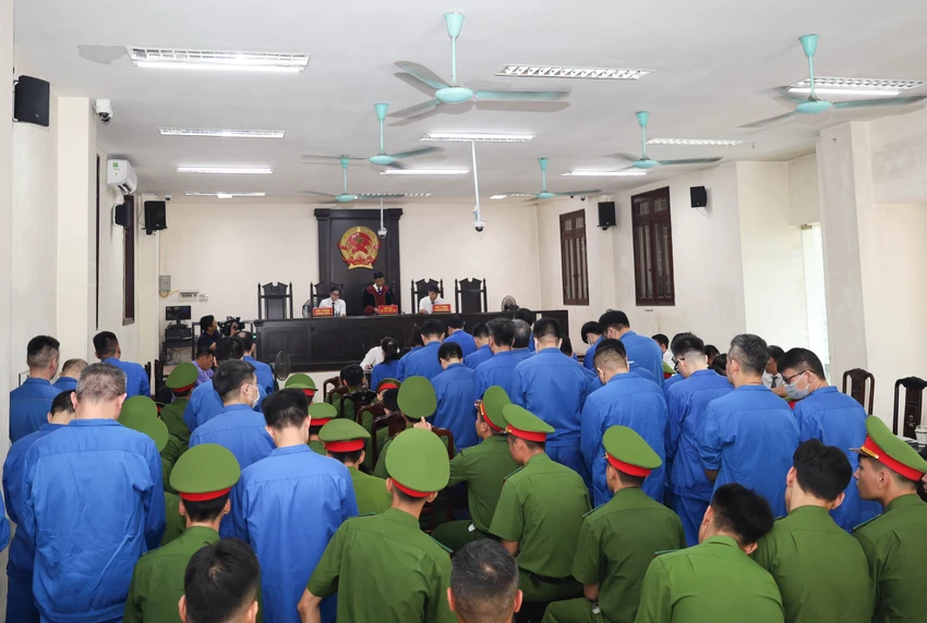 cuu-tong-bien-tap-tap-chi-moi-truong-va-do-thi-viet-nam-lanh-an-13-nam-6-thang-tu2.JPG