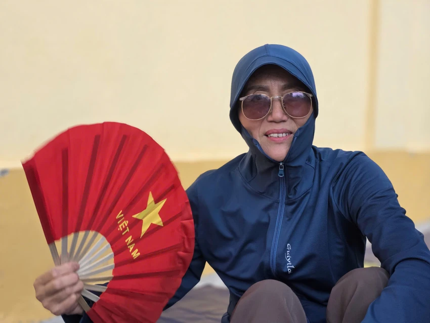 ngoi-cho-truoc-2-ngay-de-doi-xem-le-dieu-binh-dieu-hanh-ky-niem-80-nam-quoc-khanh-6.jpg