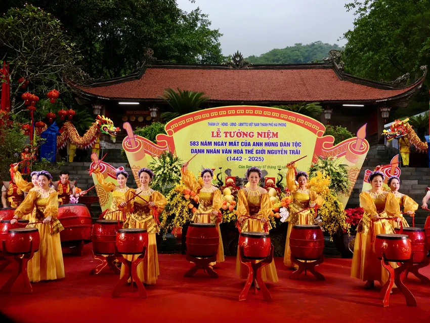 hai-phong-hoan-khai-mac-le-hoi-mua-thu-con-son-kiep-bac-do-thoi-tiet-phuc-tap-1.jpg