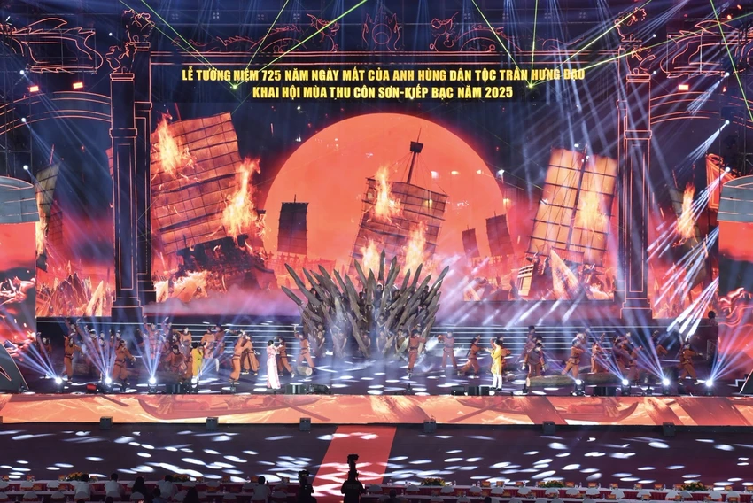 chu-tich-quoc-hoi-khoi-trong-khai-hoi-le-hoi-mua-thu-con-son-kiep-bac-nam-2025-1.jpg