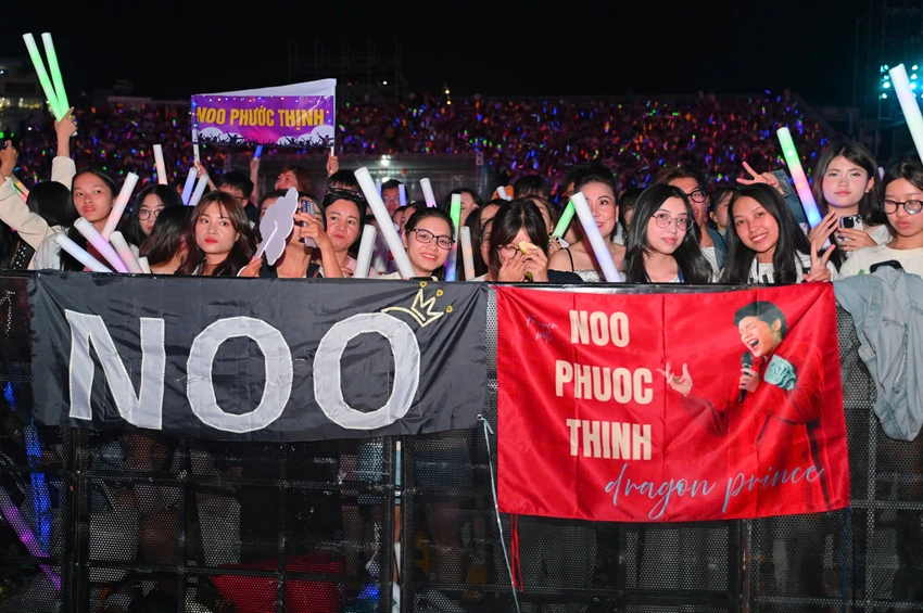 30-nghin-nguoi-dot-chay-ha-long-concert-2025-4.jpg